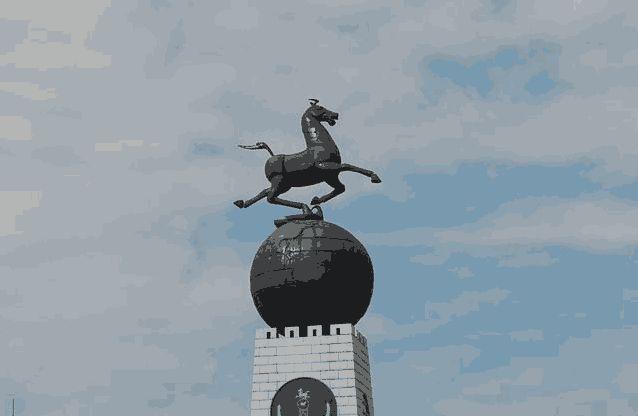 為什么大多數(shù)火車站都會有一個(gè)“立馬滾蛋”雕塑呢？