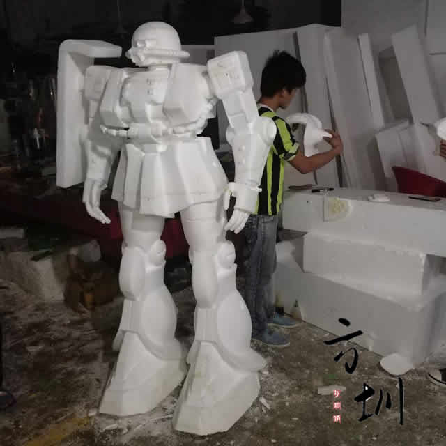 選擇玻璃鋼雕塑工藝品需要注意什么？