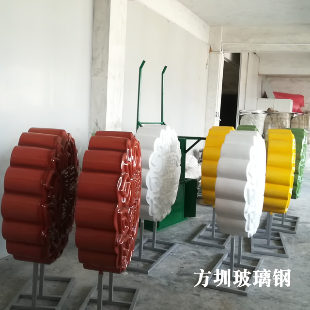 玻璃鋼雕塑為什么會出現(xiàn)裂紋，是質(zhì)量問題嗎？